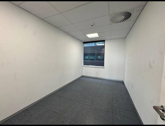 717M² OFFICE TO LET IN ROSEBANK